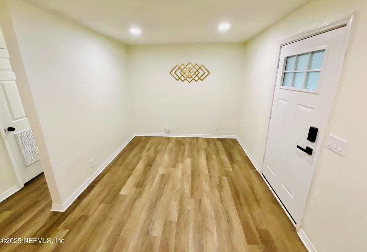 Empty room, Interior, Recessed Lighting, Wood Texture Flooring