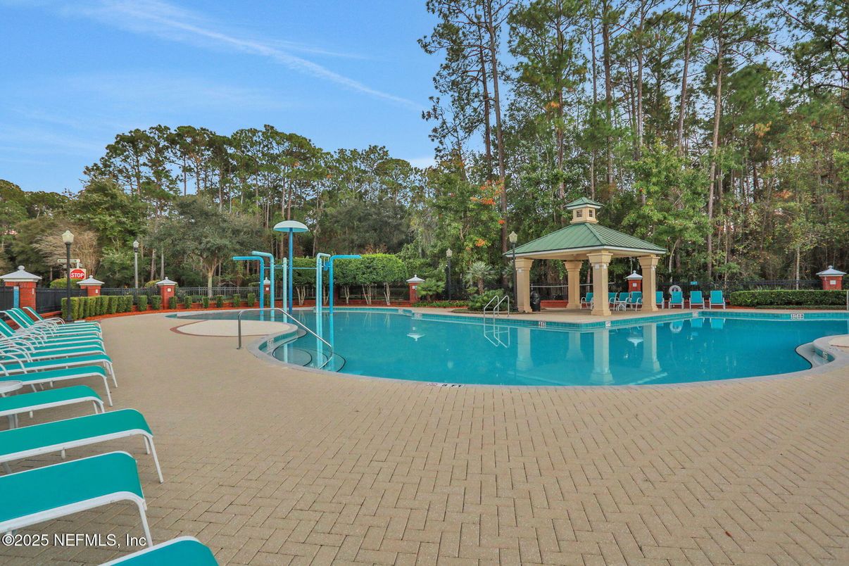 Exterior, Playground, Pool