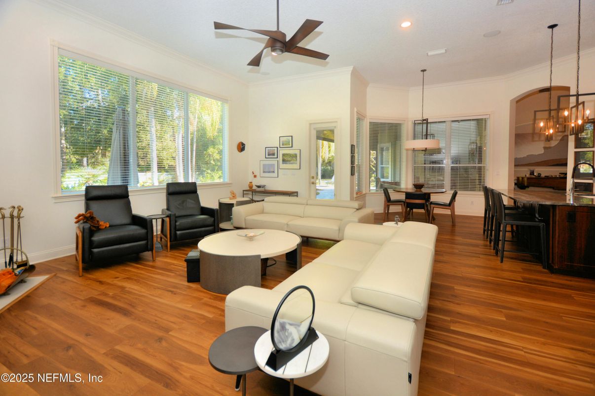 Dining room, Interior, Living room, Pendant Lights, Recessed Lighting, Wood Texture Flooring