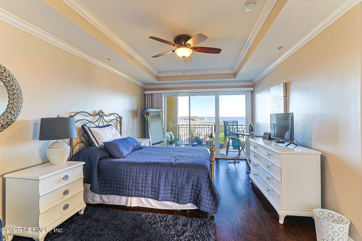 Bedroom, Interior, Water, Wood Texture Flooring