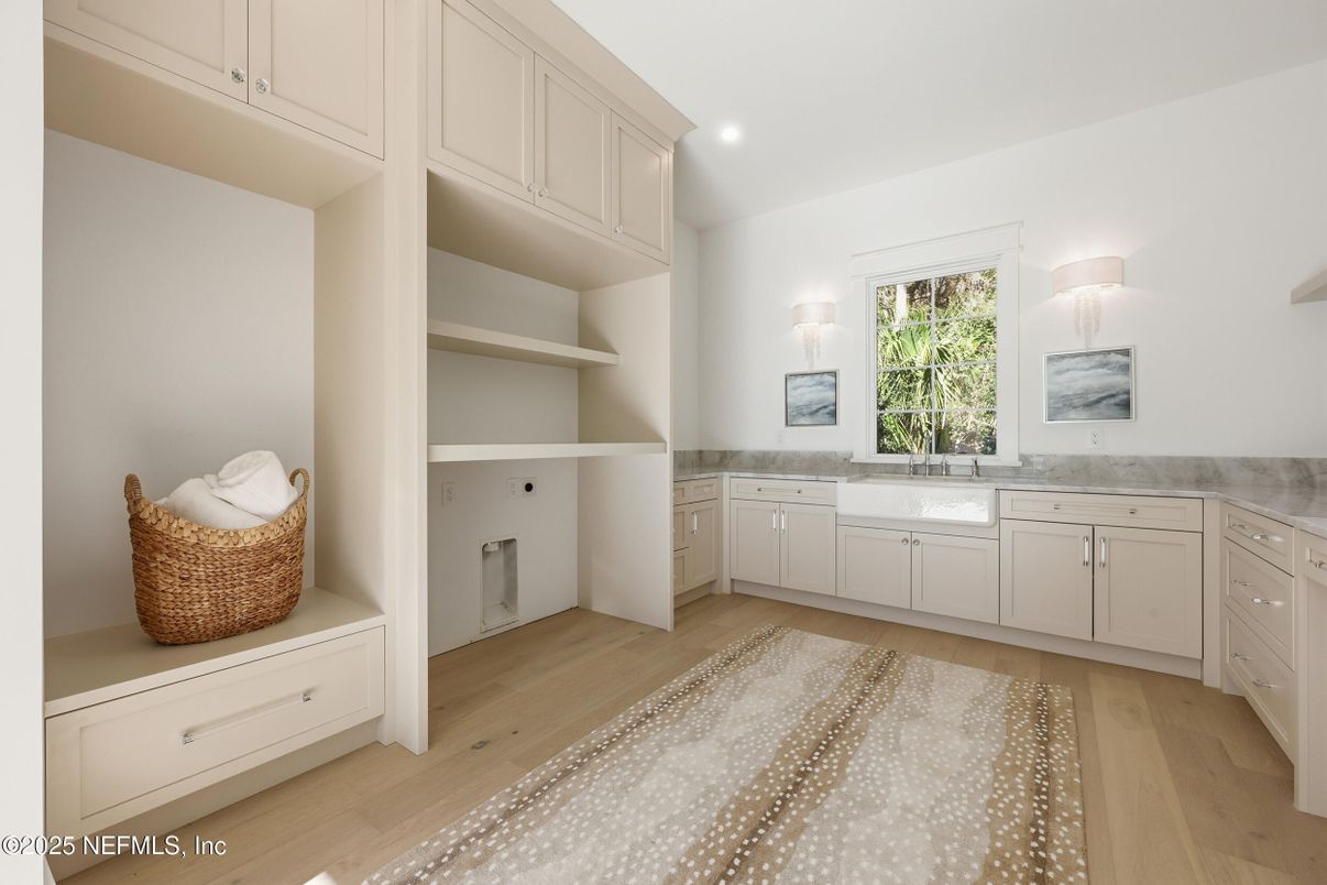 Interior, Recessed Lighting, Wood Texture Flooring