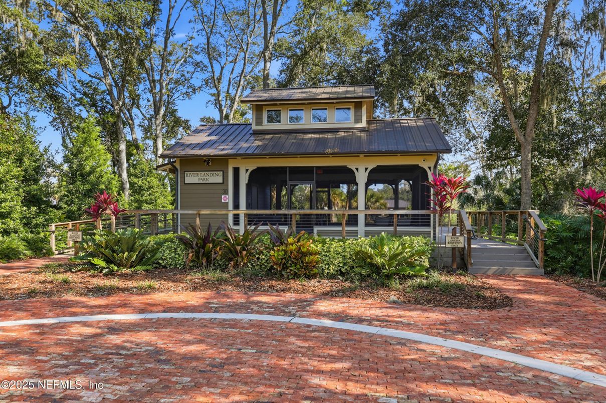 Exterior, Facade, American Foursquare
