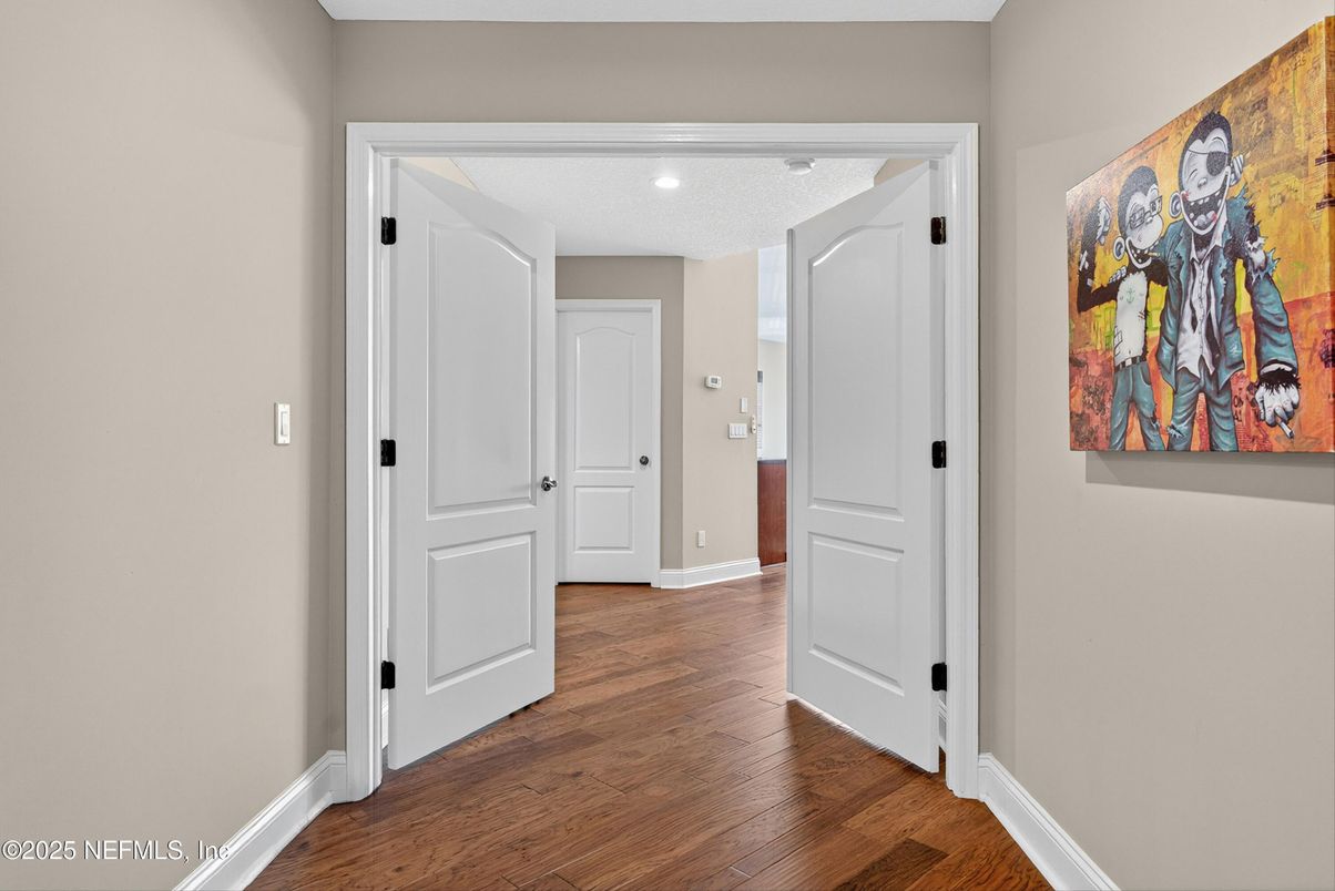 Interior, Recessed Lighting, Wood Texture Flooring
