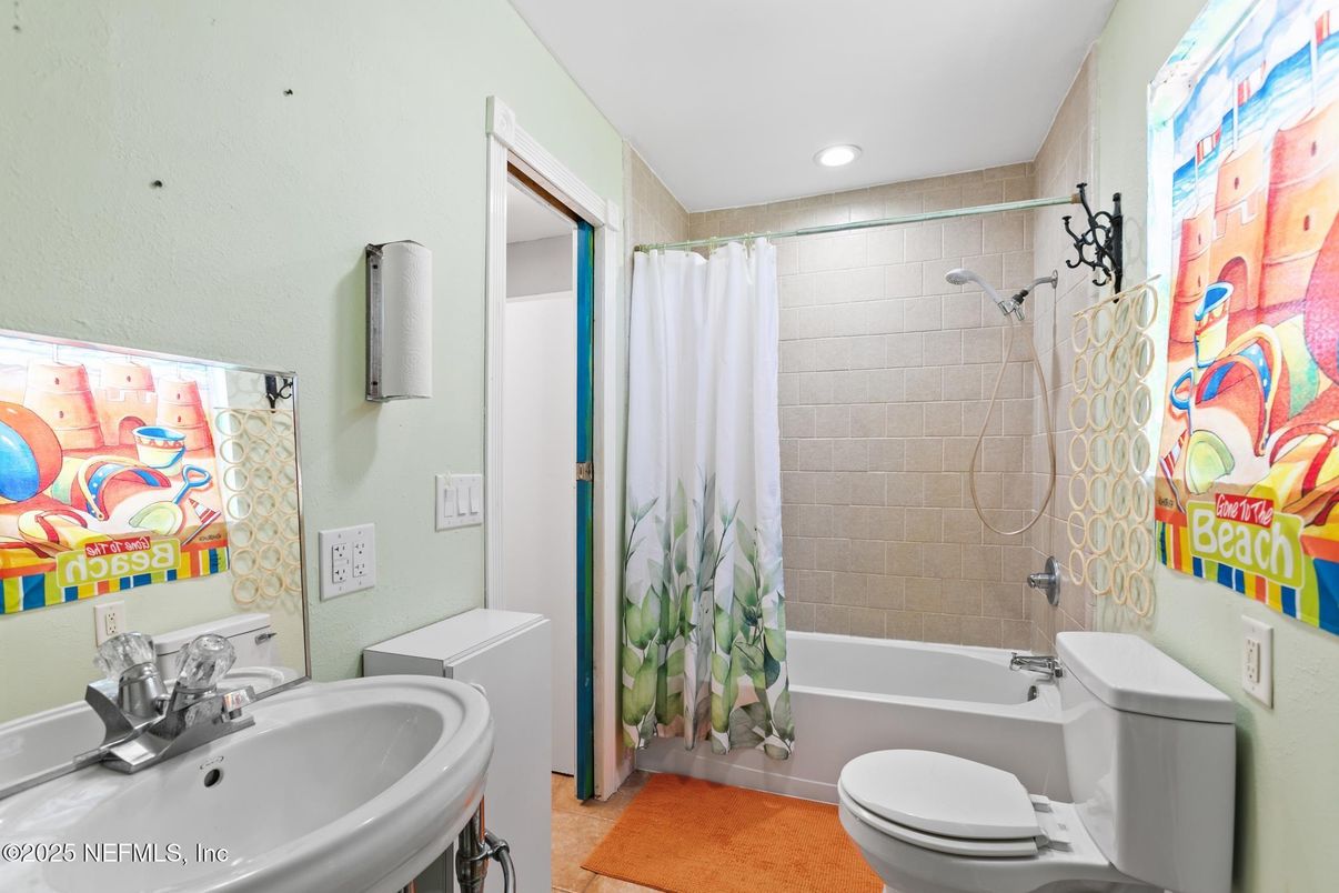 Bathroom, Interior, Recessed Lighting