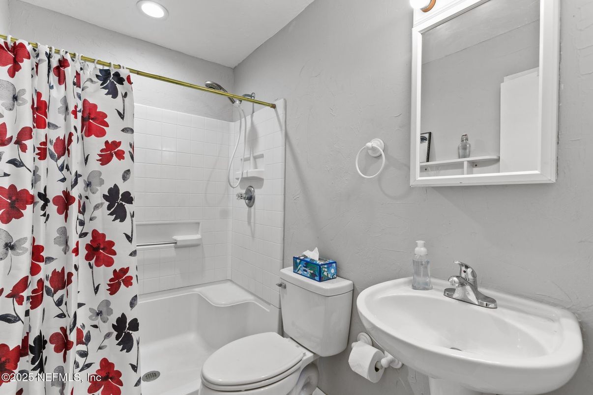 Bathroom, Interior, Recessed Lighting