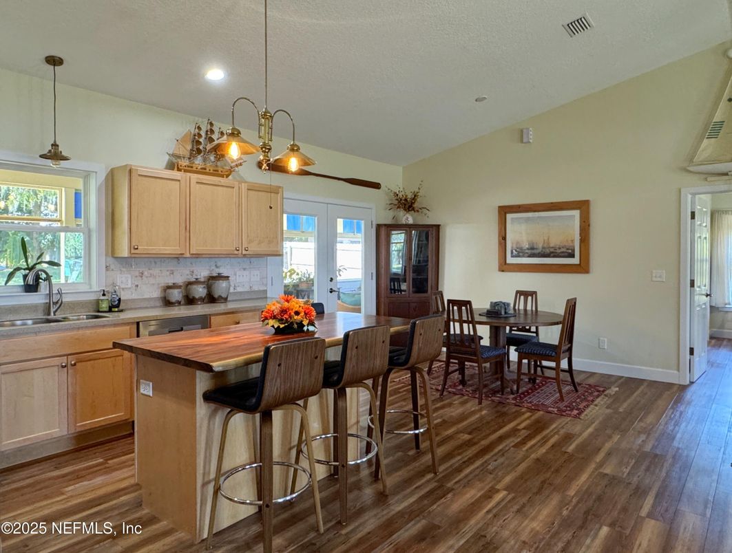 Dining room, Interior, Kitchen, Pendant Lights, Recessed Lighting, Wood Texture Flooring