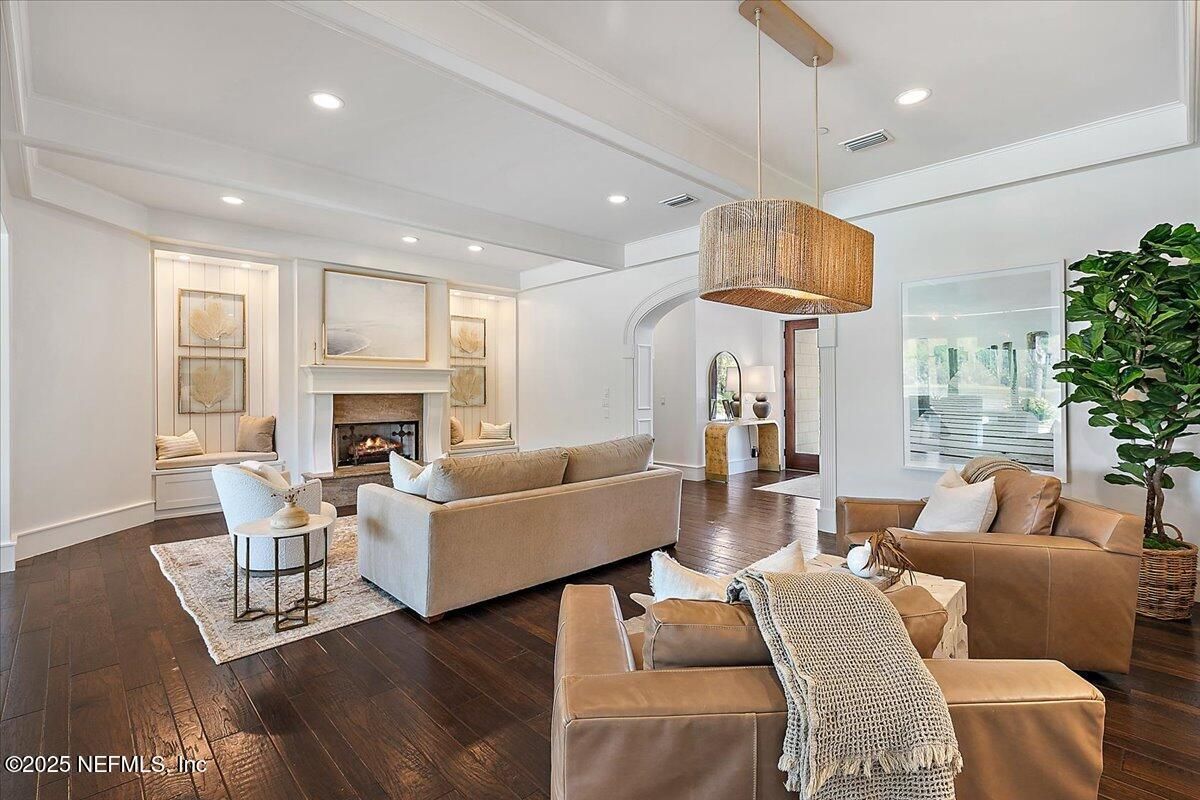 Fireplace, Interior, Living room, Pendant Lights, Recessed Lighting, Wood Texture Flooring