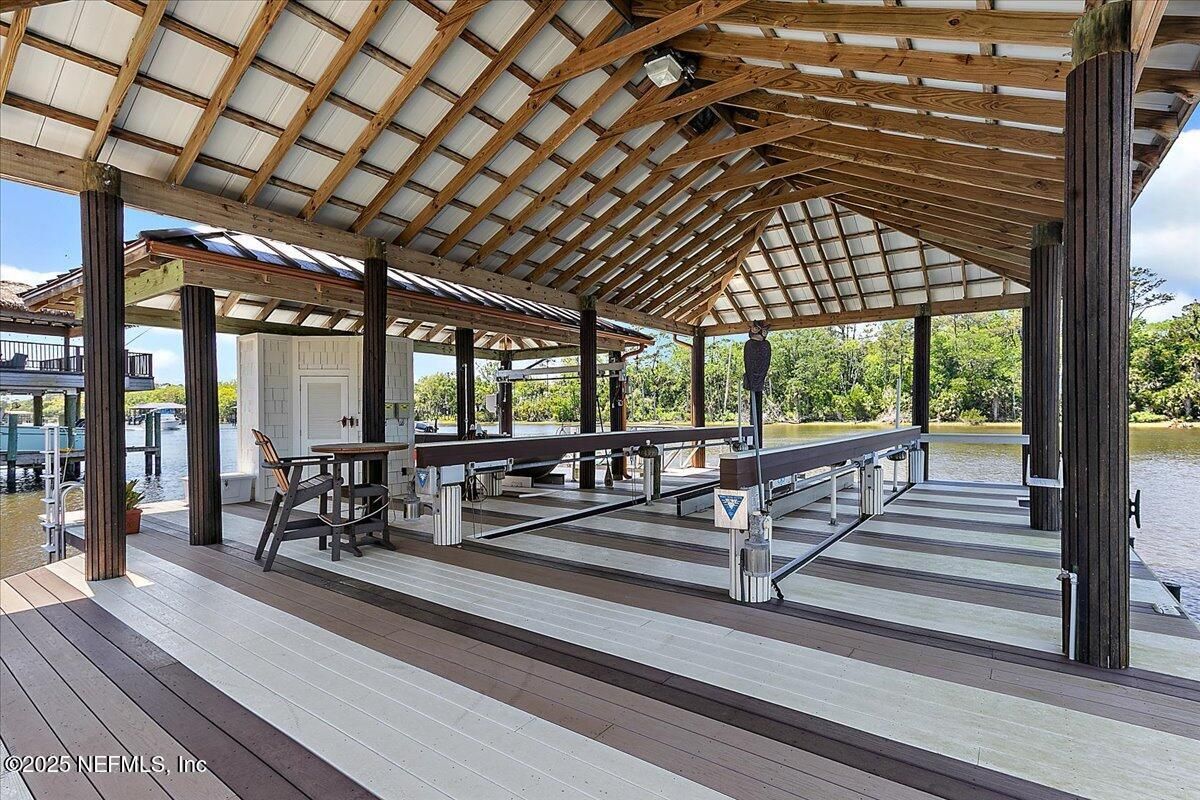 Exterior, Fitness Equipment, Water