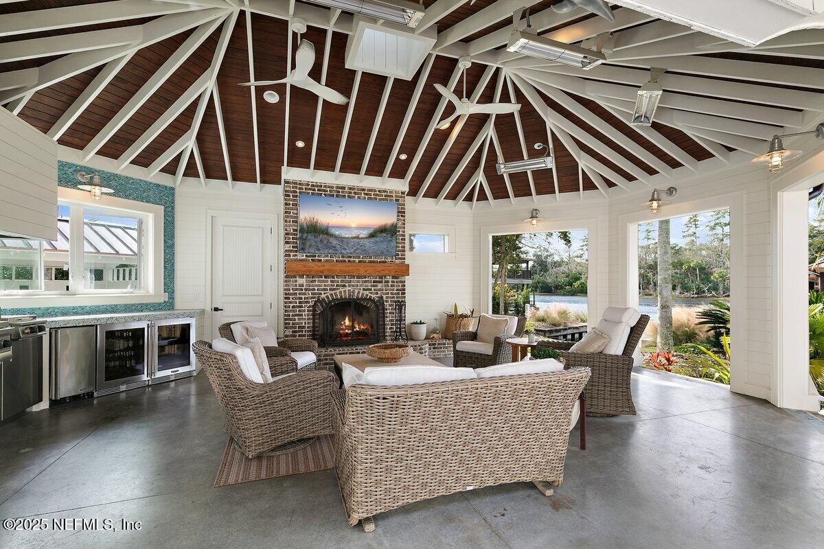 Exterior, Fireplace, Living room