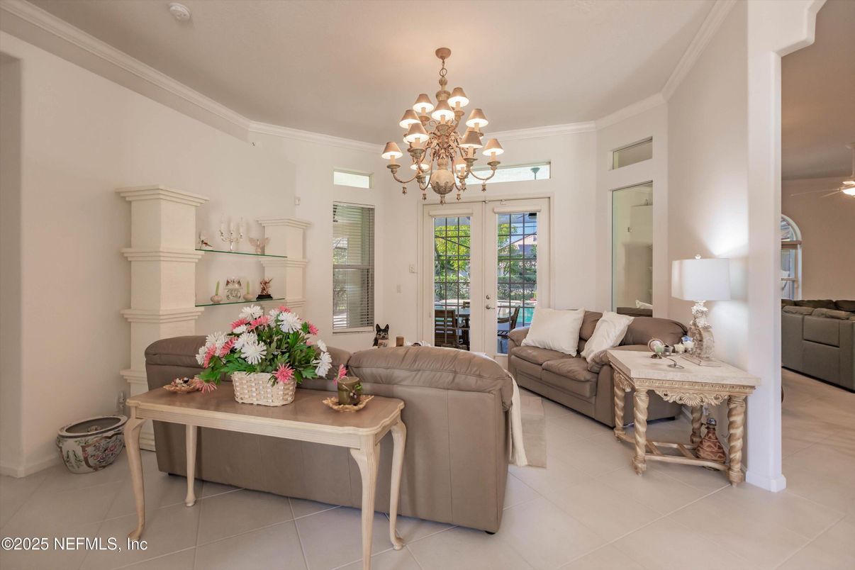 Chandelier, Interior, Living room