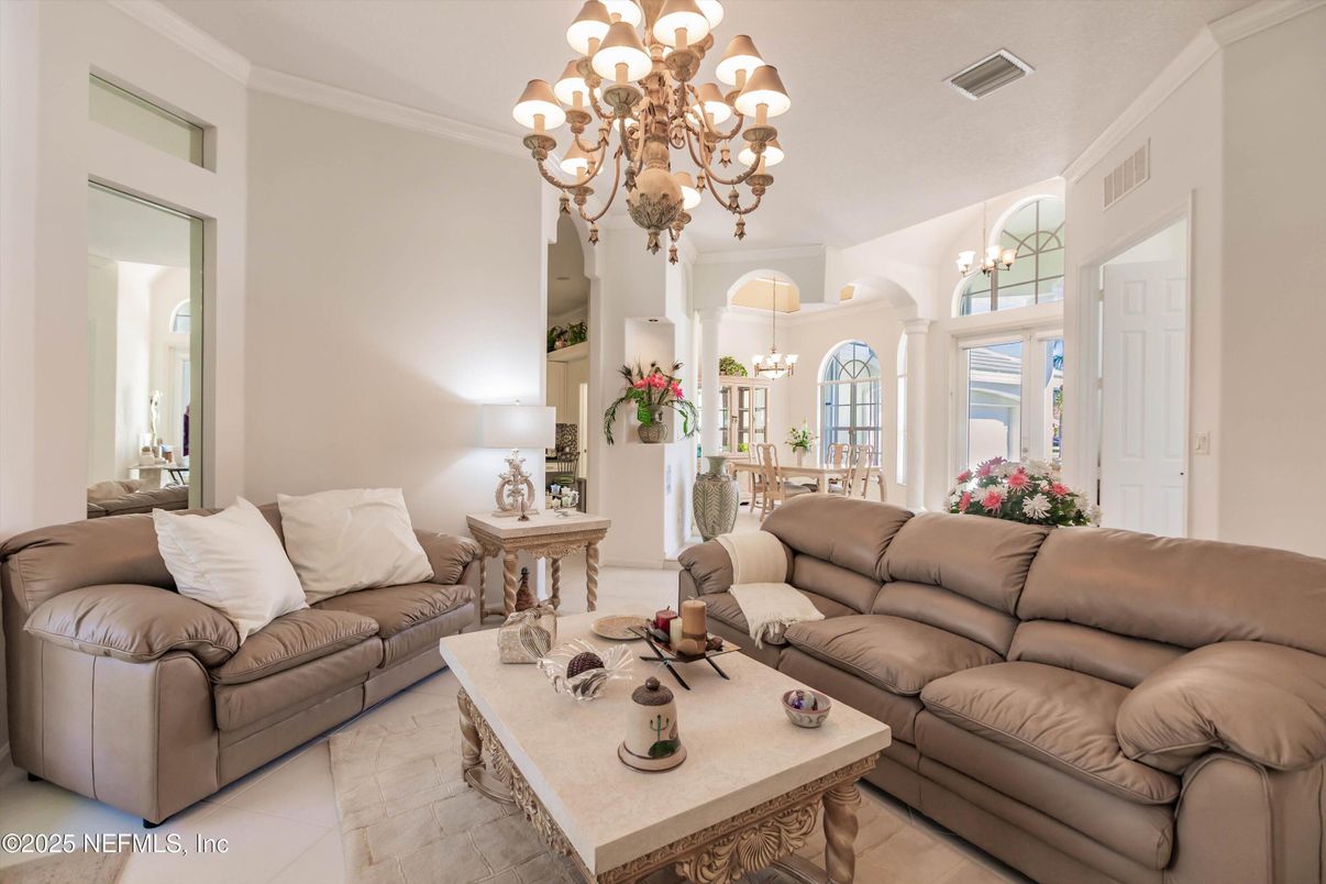 Chandelier, Interior, Living room
