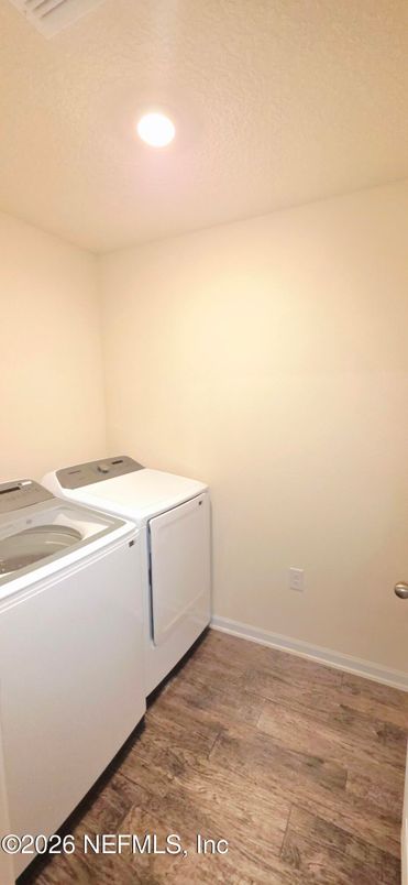 Interior, Recessed Lighting, Washer, Wood Texture Flooring