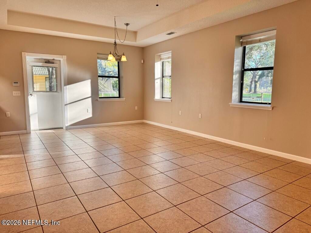 Empty room, Interior, Pendant Lights