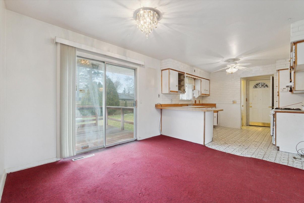 Chandelier, Empty room, Interior
