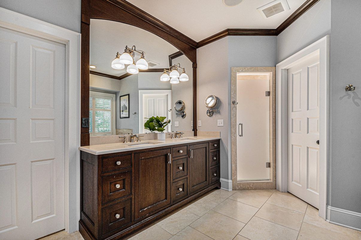 Bathroom, Dual Sink Vanities, Interior