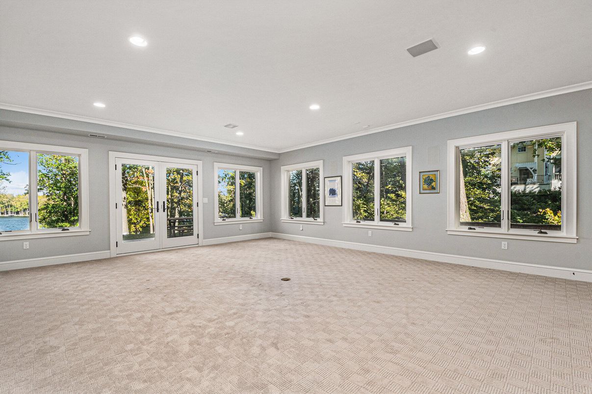 Empty room, Interior, Recessed Lighting