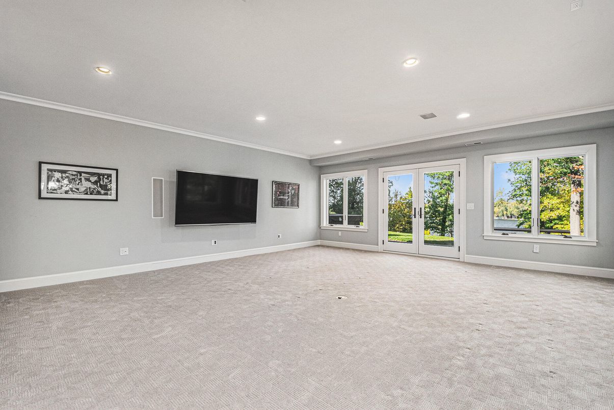 Empty room, Interior, Recessed Lighting