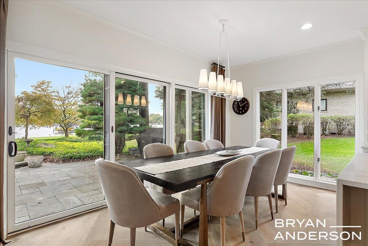 Chandelier, Dining room, Interior, Pendant Lights, Recessed Lighting, Wood Texture Flooring
