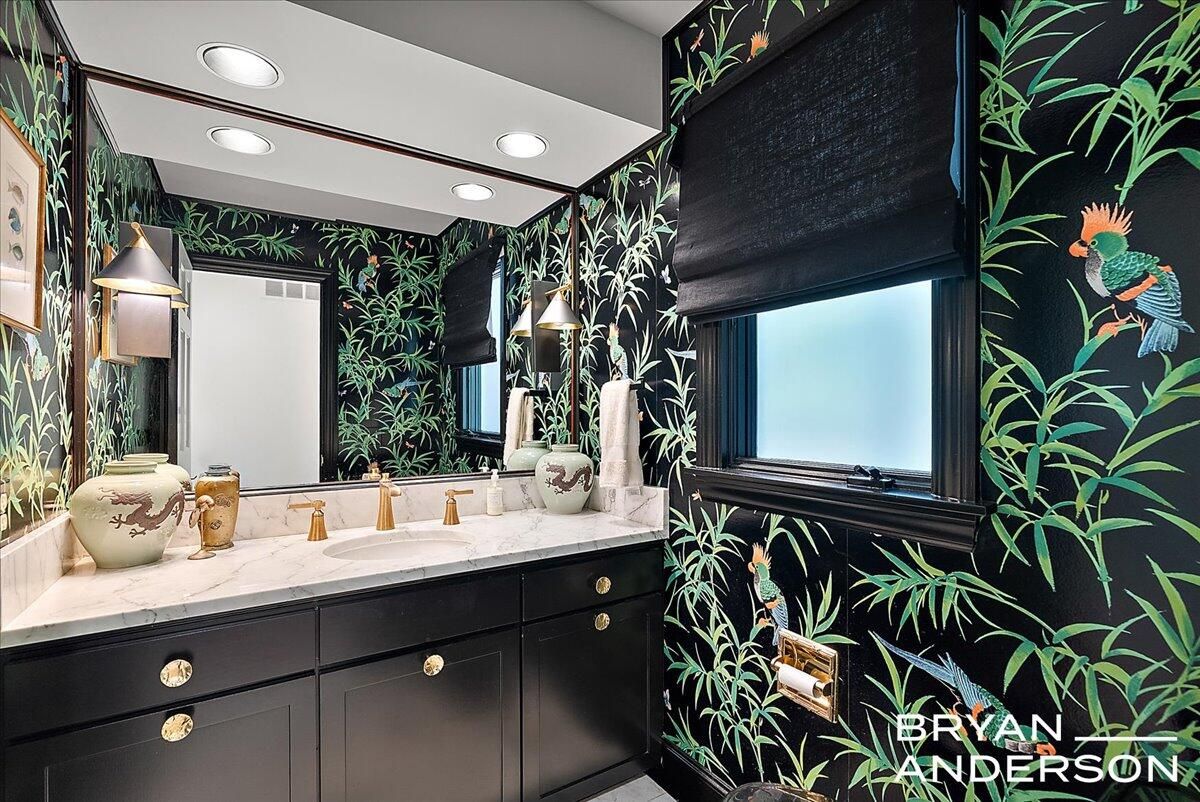 Bathroom, Interior, Recessed Lighting