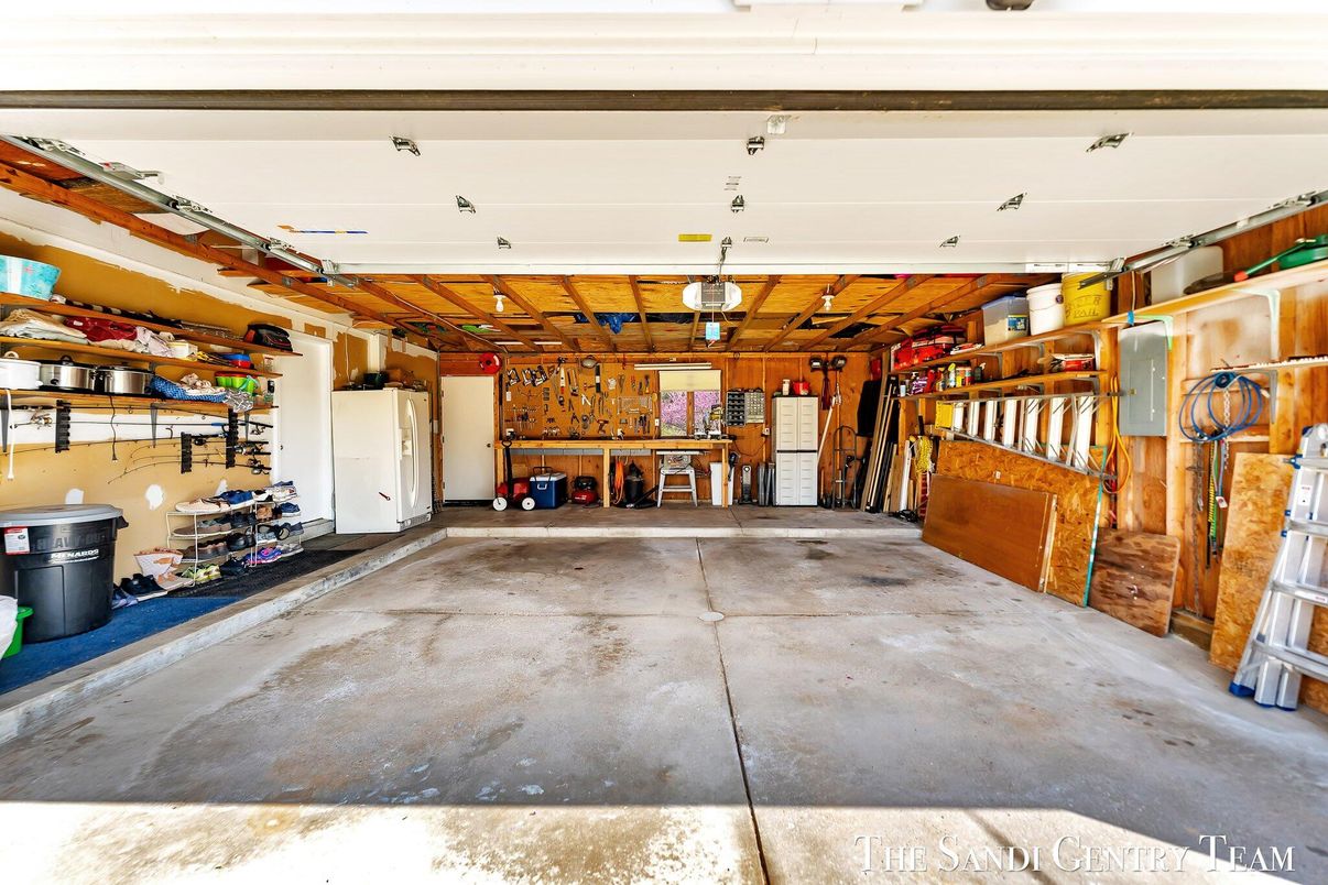 Garage, Interior