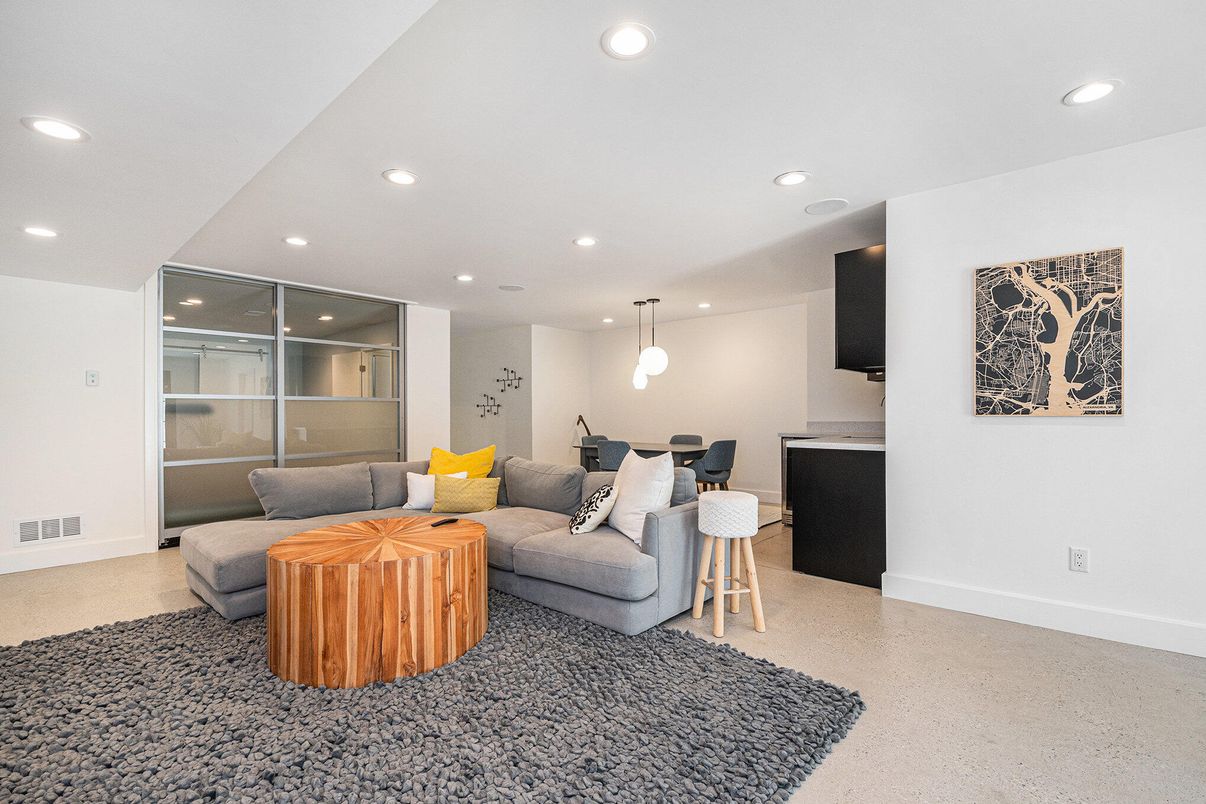 Dining room, Interior, Living room, Pendant Lights, Recessed Lighting