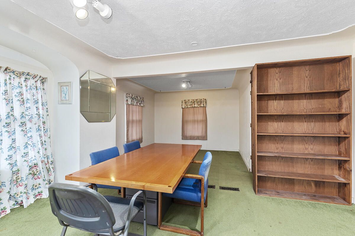 Dining room, Interior