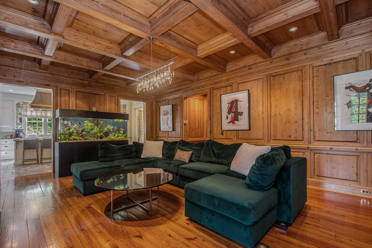 Chandelier, Interior, Living room, Recessed Lighting, Wooden Beams, Wooden Ceilings, Wood Texture Flooring, Wooden Walls
