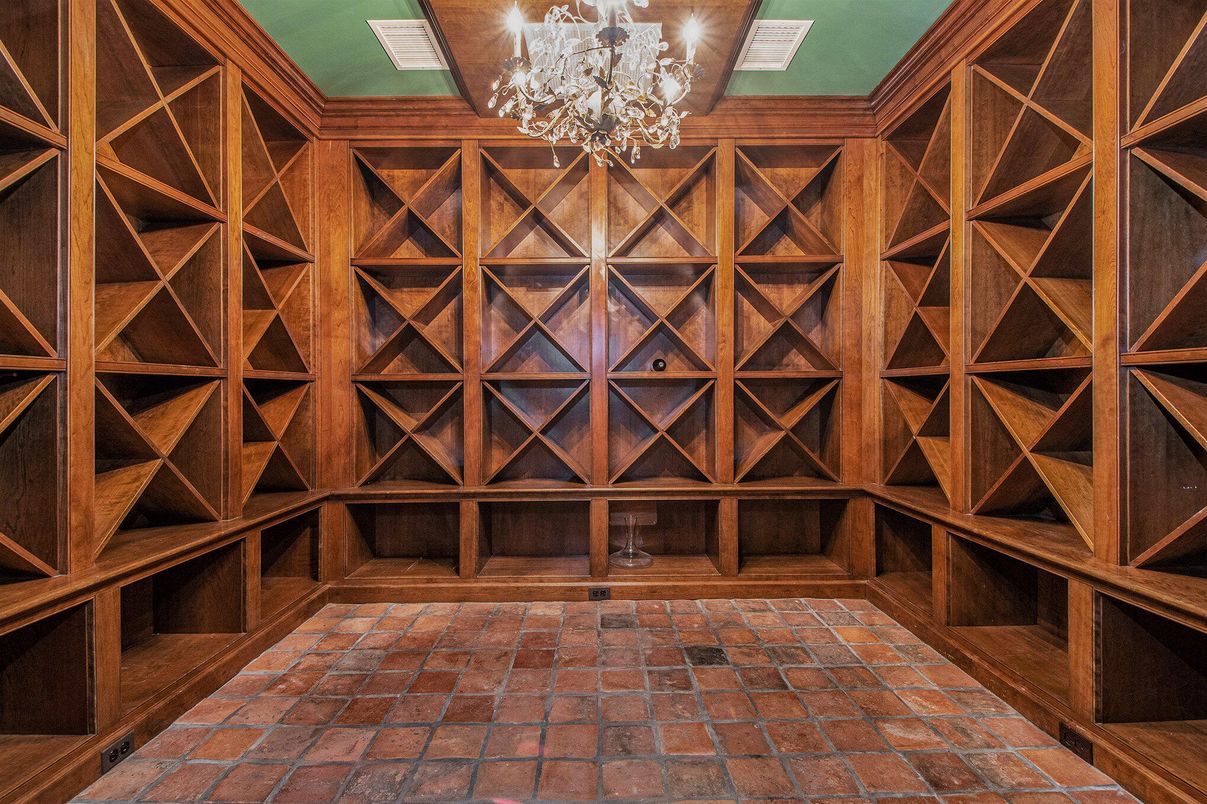 Chandelier, Interior, Wine Storage