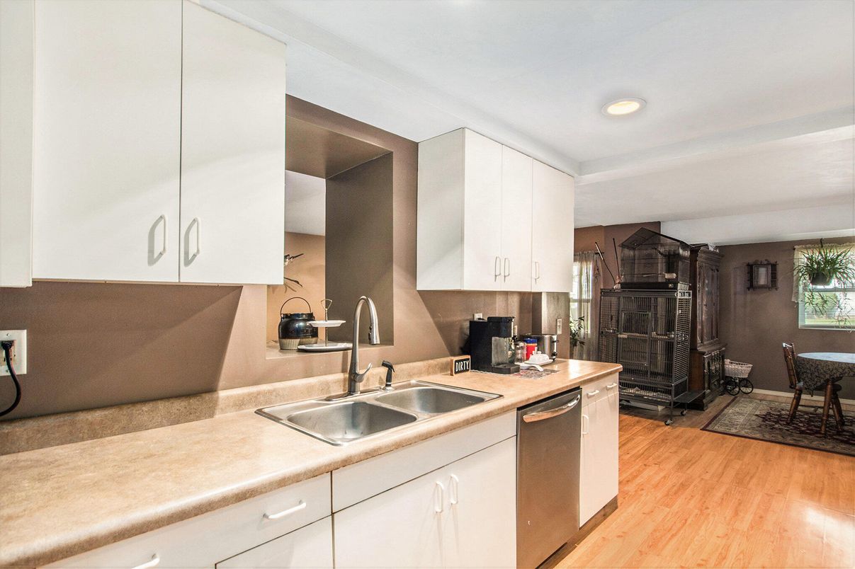 Dining room, Interior, Kitchen, Recessed Lighting, Wood Texture Flooring