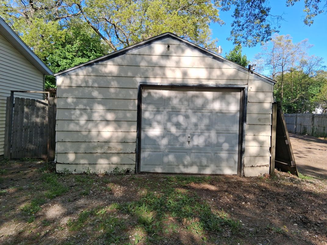 Detached Garage, Exterior