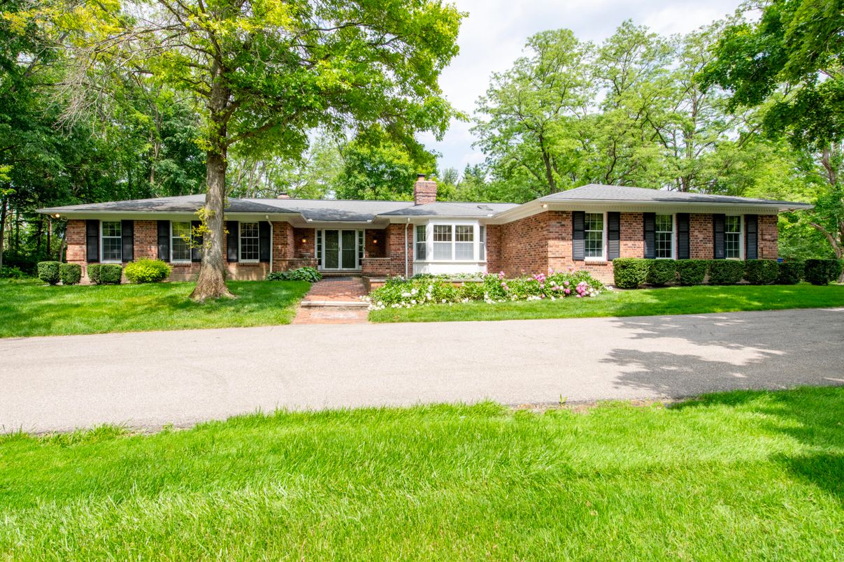 Exterior, Facade, Brick Facade, Ranch