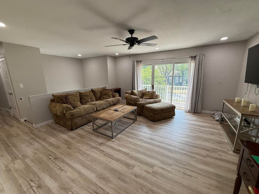 Interior, Living room, Recessed Lighting, Wood Texture Flooring