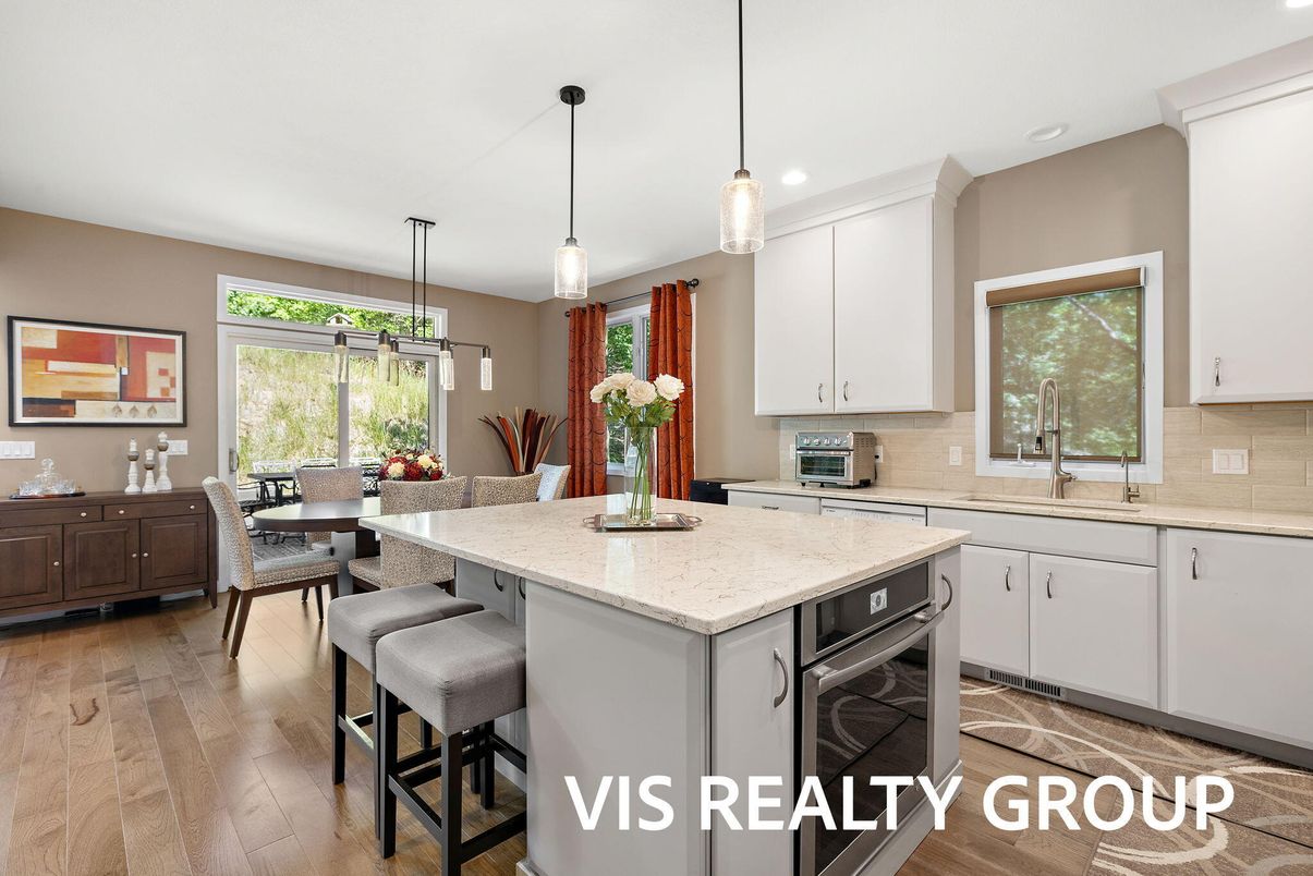 Dining room, Interior, Kitchen, Pendant Lights, Recessed Lighting, Wood Texture Flooring