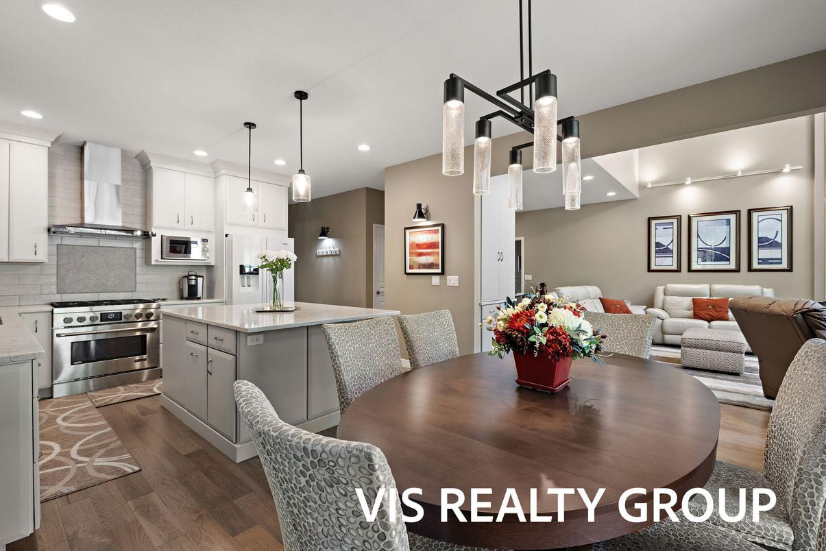 Dining room, Interior, Kitchen, Living room, Pendant Lights, Recessed Lighting, Stainless Steel Appliances, Wood Texture Flooring