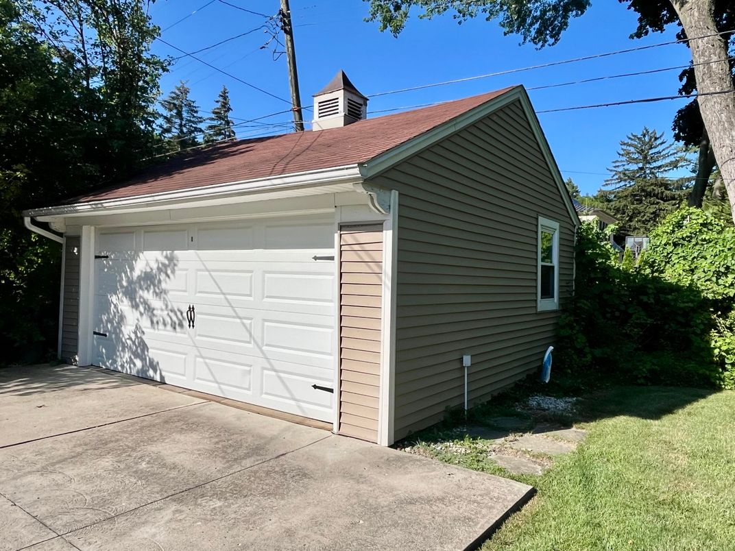 Detached Garage, Exterior