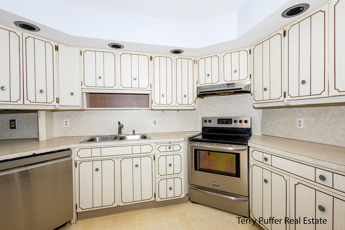Interior, Kitchen, Stainless Steel Appliances