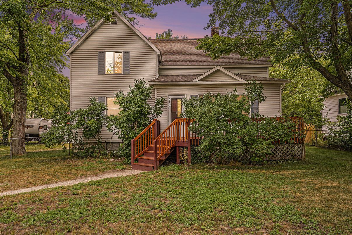 Backyard, Exterior, Facade, Queen Anne Victorian
