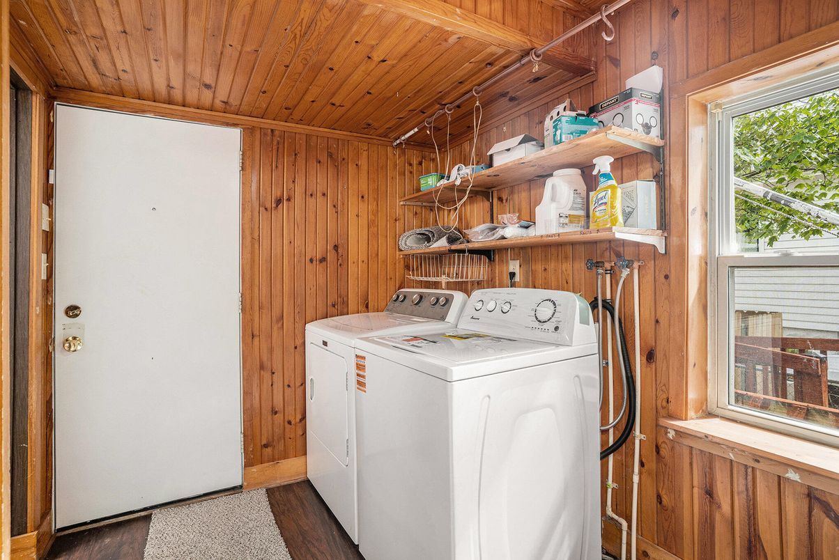 Interior, Washer, Wooden Ceilings, Wood Texture Flooring, Wooden Walls