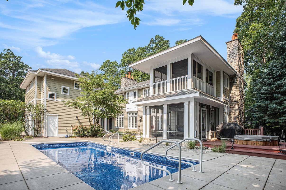 Exterior, Pool