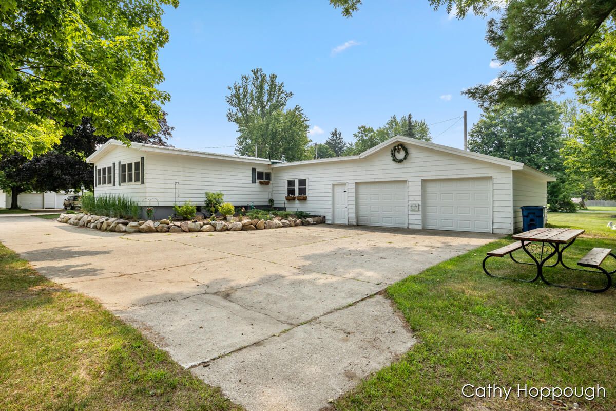 Backyard, Detached Garage, Exterior