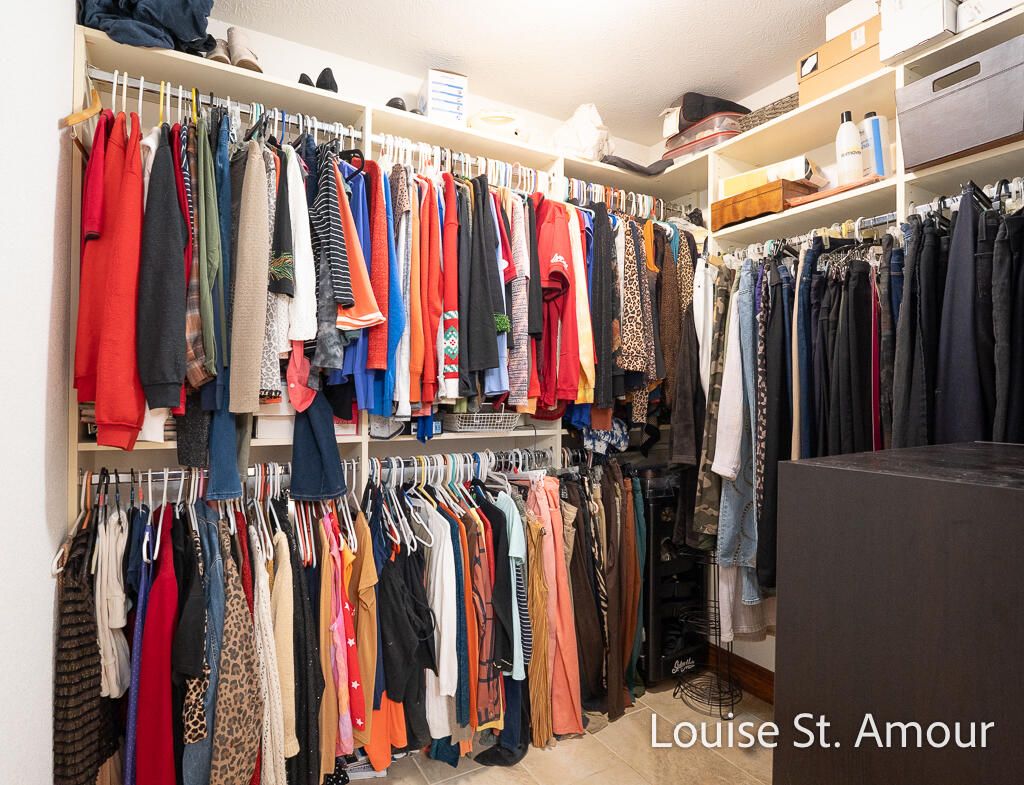 Interior, Walk-in Closets