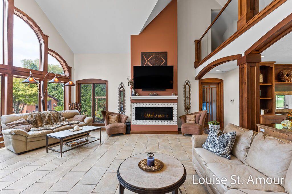 Fireplace, Interior, Living room