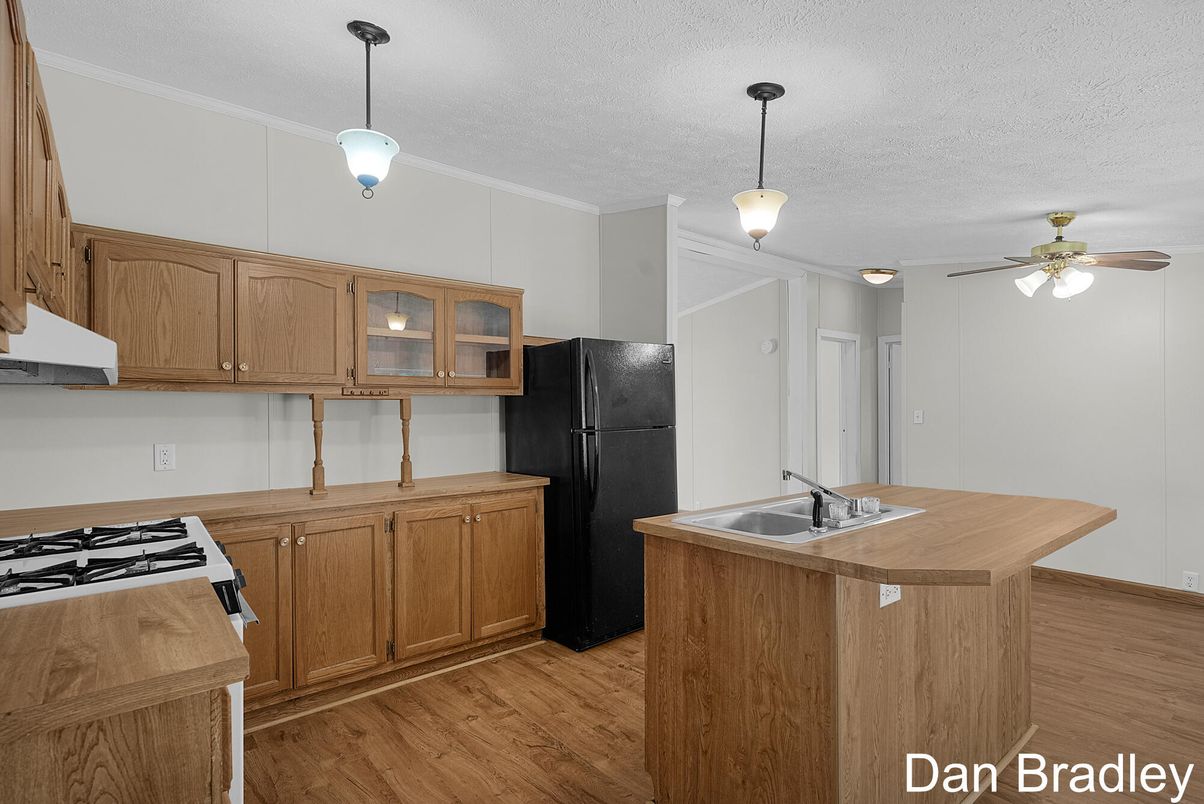 Interior, Kitchen, Pendant Lights, Wood Texture Flooring