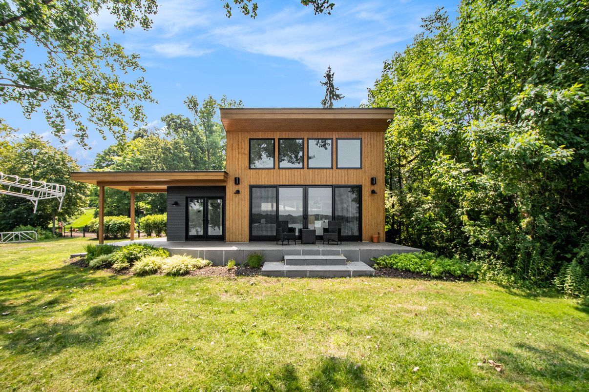 Backyard, Exterior, Facade, Modern