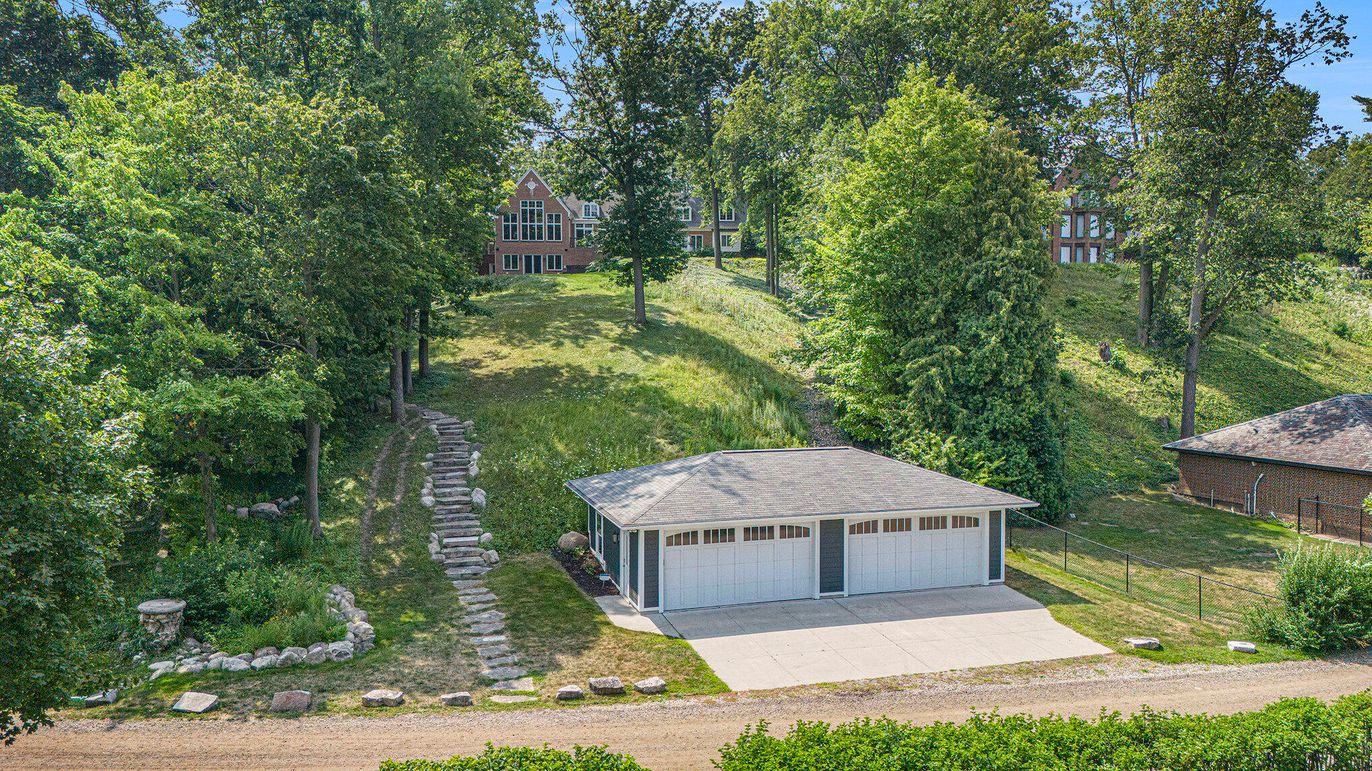 Backyard, Detached Garage, Exterior