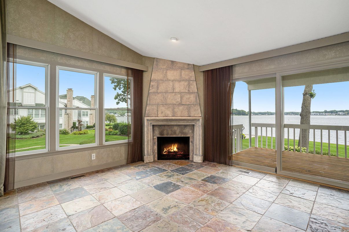 Fireplace, Interior, Recessed Lighting, Water