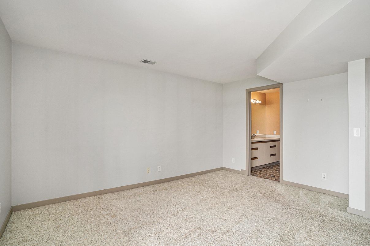Bathroom, Empty room, Interior