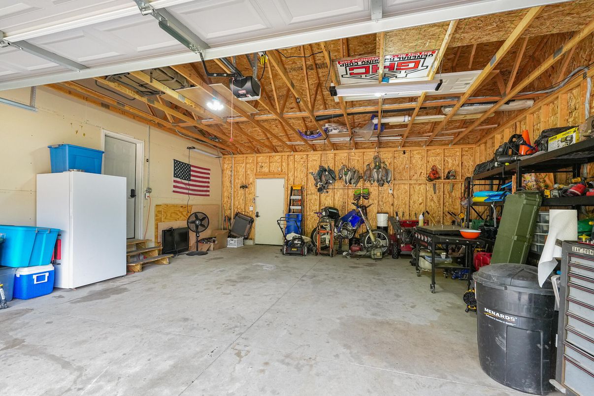 Garage, Interior, Wooden Beams, Wooden Walls