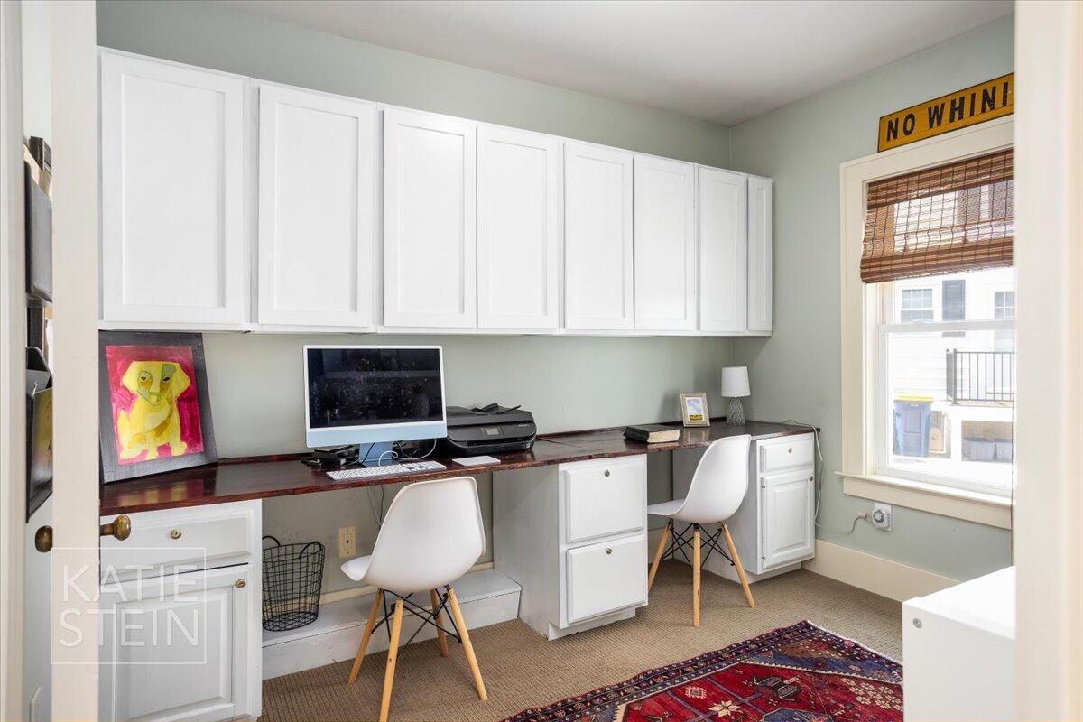 Home Office, Interior