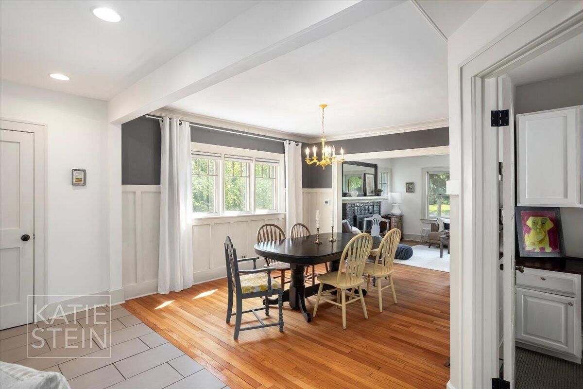 Chandelier, Dining room, Interior, Recessed Lighting, Wood Texture Flooring